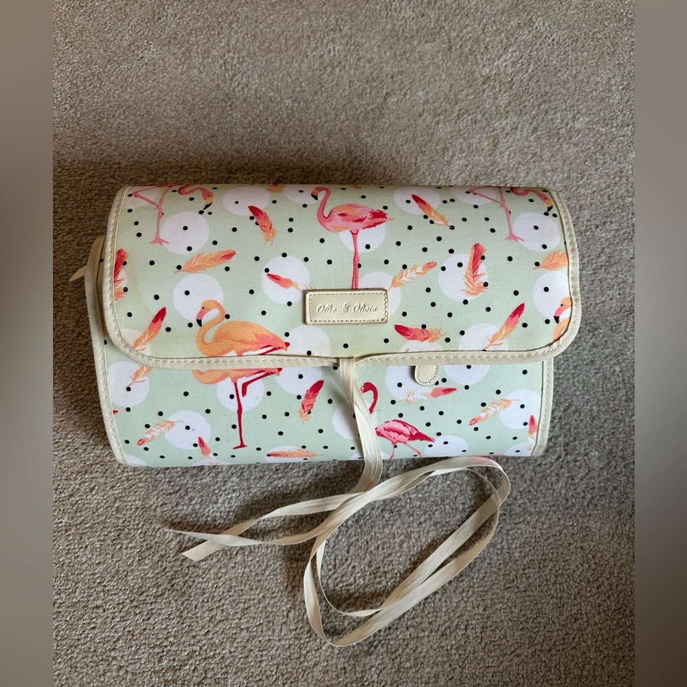 Ollie & Ohla Flamingo Hanging Toiletry Bag